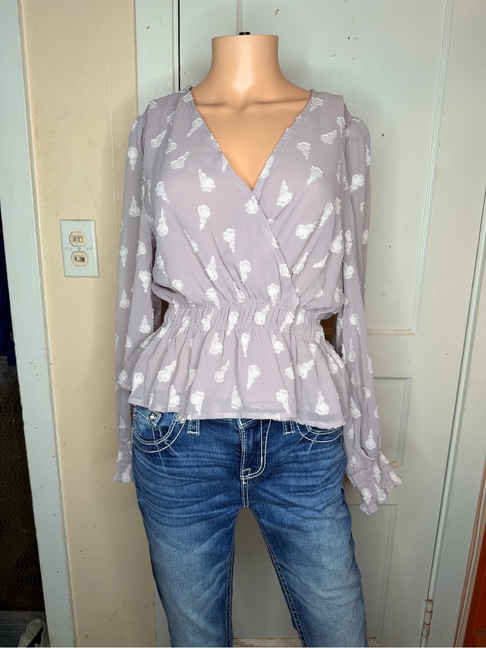 Astr the Label Roma Peplum Blouse Pale Lavender with White Appliqué Size M